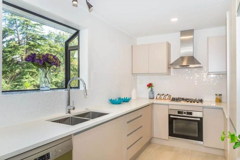 Photo of property in 40 Acacia Road, Torbay, Auckland, 0632