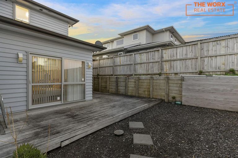 Photo of property in 11 Regis Park Drive, Pukekohe, 2120