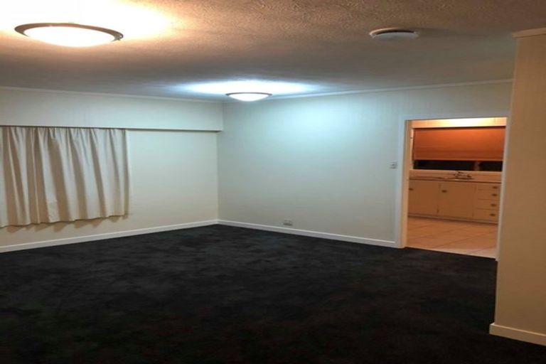 Photo of property in 1/18 Mcleod Road, Henderson, Auckland, 0612