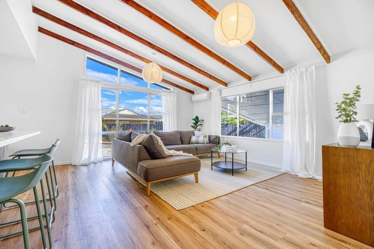 Photo of property in 24 Lynette Place, Mangere, Auckland, 2022