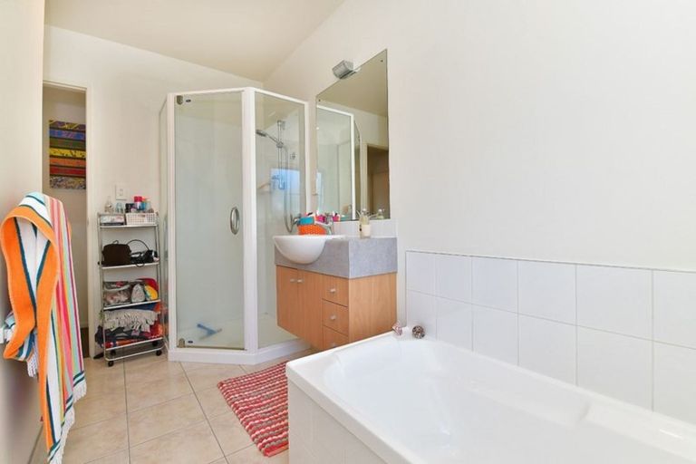 Photo of property in 26 Carento Way, Stanmore Bay, Whangaparaoa, 0932