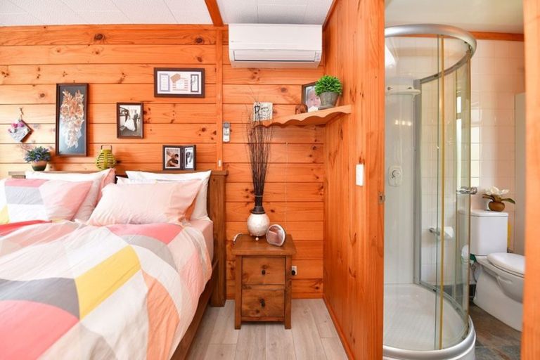 Photo of property in 5 Kaipara Crescent, Helensville, 0800