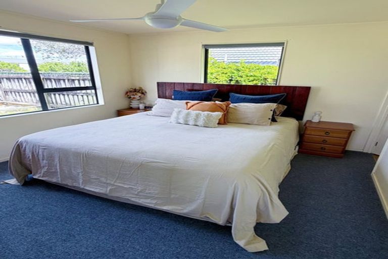 Photo of property in 33 Shearwater Street, One Tree Point, 0118