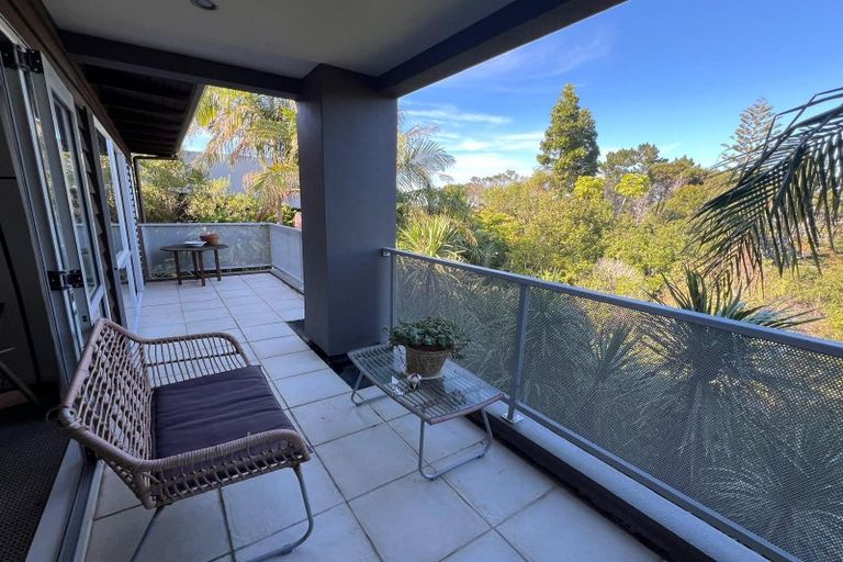 Photo of property in 32f Parr Terrace, Castor Bay, Auckland, 0620