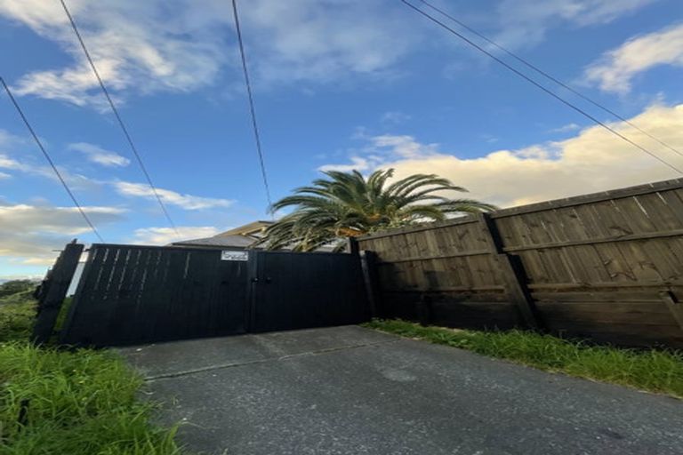 Photo of property in 255 Don Buck Road, Massey, Auckland, 0614