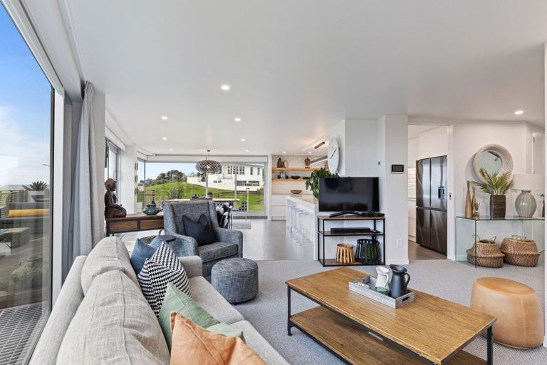 Photo of property in Weekeston Apartments, 2 Nobs Line, Strandon, New Plymouth, 4312