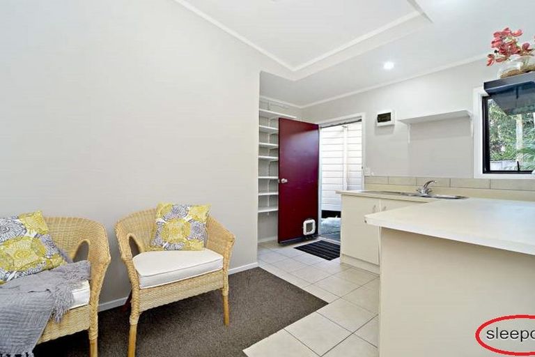 Photo of property in 24 Claverdon Drive, Massey, Auckland, 0614