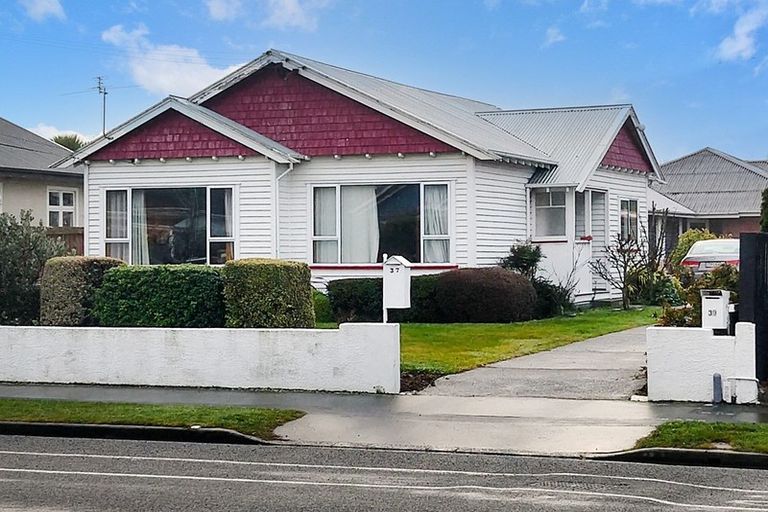 Photo of property in 37 Somerfield Street, Somerfield, Christchurch, 8024