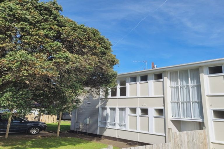Photo of property in 27 Cook Street, Marfell, New Plymouth, 4310