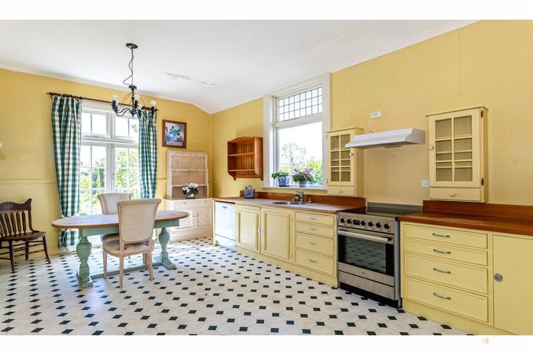 Photo of property in 165 High Street, Waimate, 7924