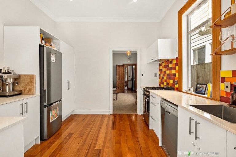 Photo of property in 160a Tasman Street, Mount Cook, Wellington, 6021