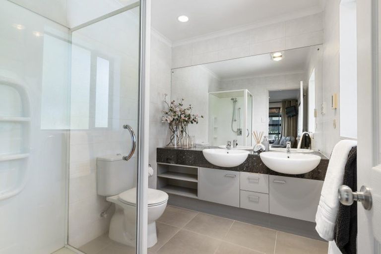 Photo of property in 105 Pine Harbour Parade, Beachlands, Auckland, 2018