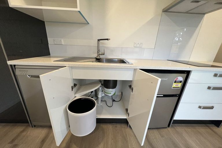 Photo of property in 15 Matukutureia Lane, Manurewa, 2102