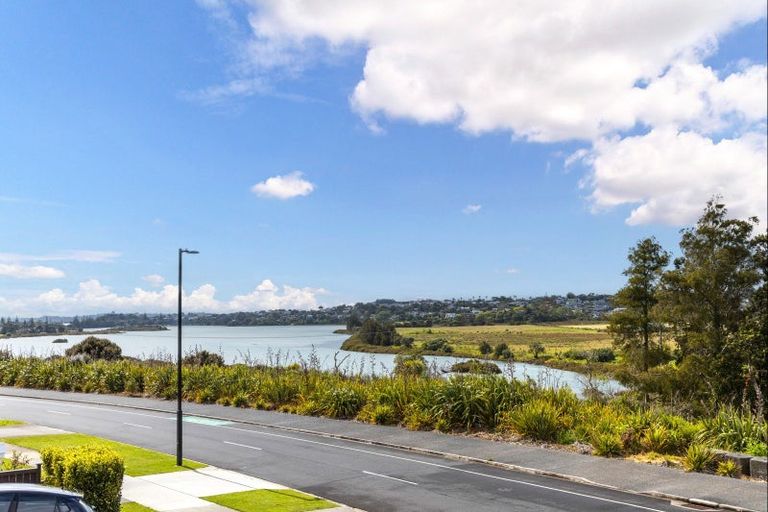 Photo of property in 138 Arran Point Parade, Orewa, 0931