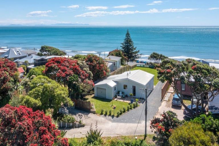 Photo of property in 39 Aperahama Street, Paekakariki, 5034