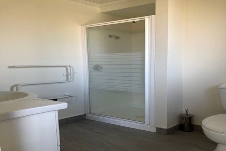 Photo of property in 1/40 Jane Eyre Drive, Somerville, Auckland, 2014