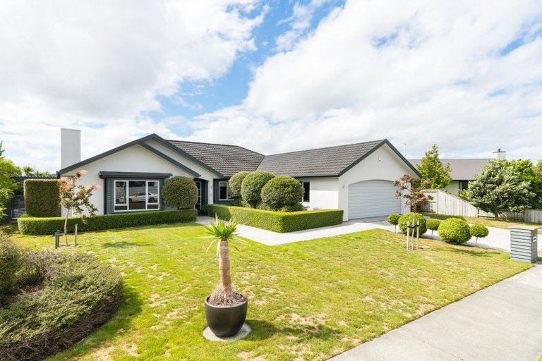 Photo of property in 21 Rodeo Drive, Kelvin Grove, Palmerston North, 4414