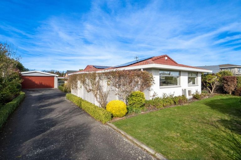 Photo of property in 3 Cam Place, Harewood, Christchurch, 8051