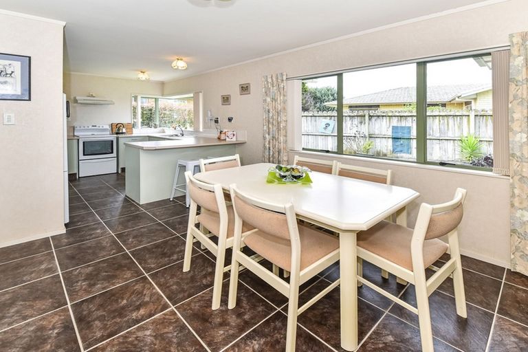 Photo of property in 21 Settlers Cove, Weymouth, Auckland, 2103