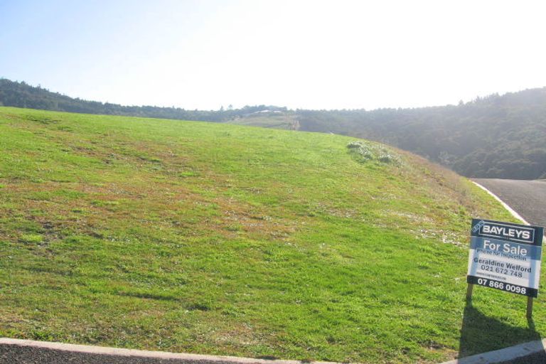 Photo of property in 5 Tironui Place, Whitianga, 3510