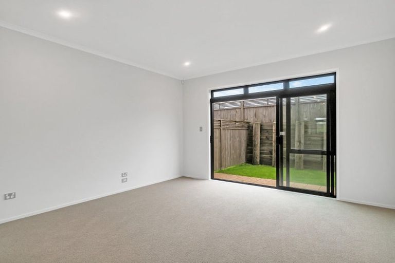 Photo of property in 4d Nohoanga Road, Karaka, Papakura, 2113