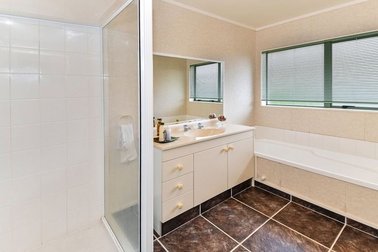 Photo of property in 21 Settlers Cove, Weymouth, Auckland, 2103