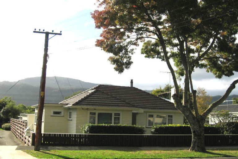 Photo of property in 38 Heretaunga Square, Silverstream, Upper Hutt, 5019