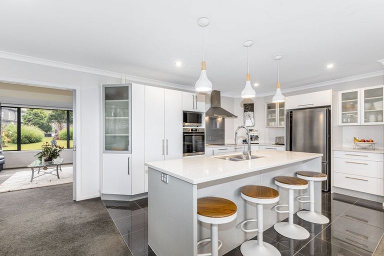 Photo of property in 73 Aotea Drive, Aotea, Porirua, 5024