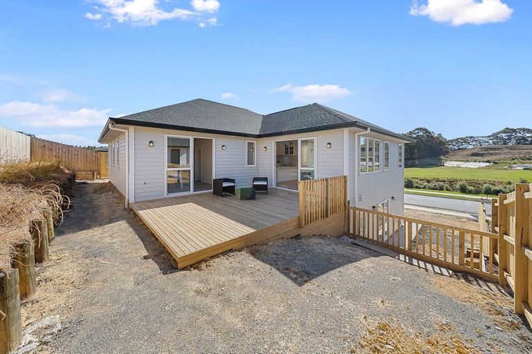 Photo of property in 26 Celestial Crescent, Orewa, 0931