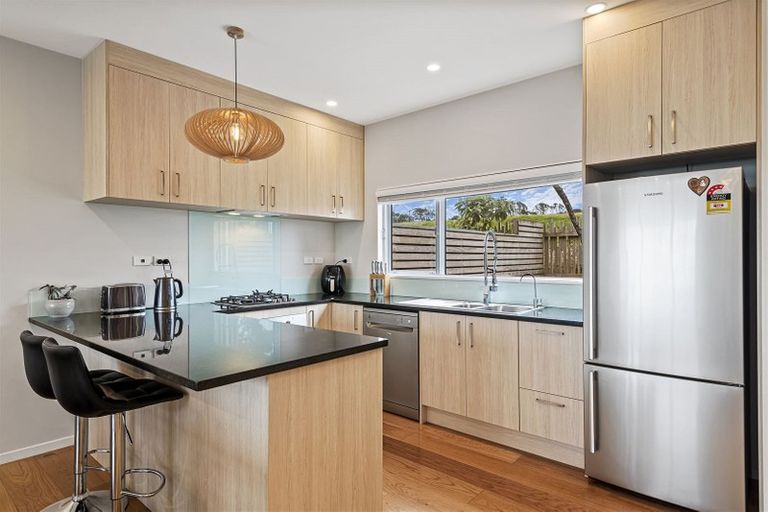 Photo of property in 8/147 Albany Highway, Unsworth Heights, Auckland, 0632