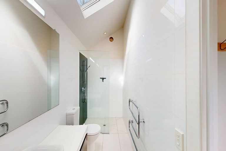 Photo of property in 13a Porritt Avenue, Mount Victoria, Wellington, 6011