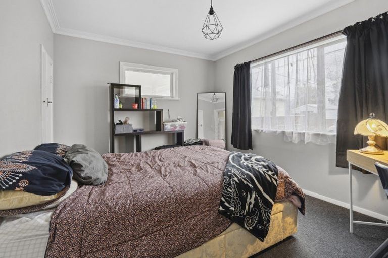 Photo of property in 106a Mako Mako Road, Levin, 5510