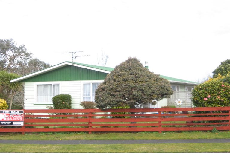 Photo of property in 17 Tybalt Street, Stratford, 4332