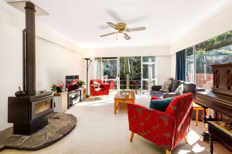 Photo of property in 6b Coates Street, Tawa, Wellington, 5028