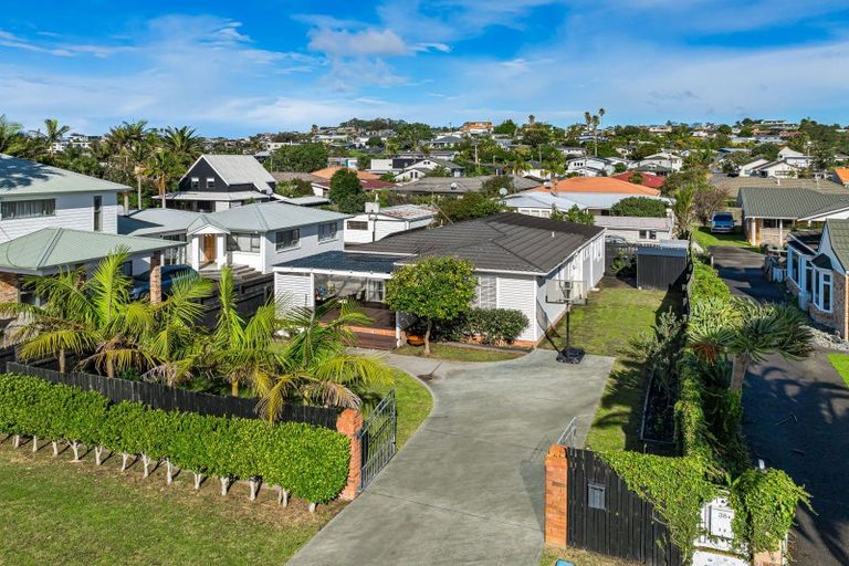 Photo of property in 40 Walton Street, Red Beach, 0932