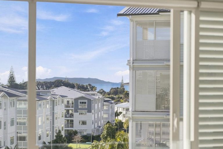 Photo of property in 156 Landmark Terrace, Orewa, 0931