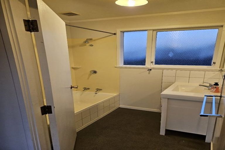 Photo of property in 57 Bayview Road, Bayview, Auckland, 0629