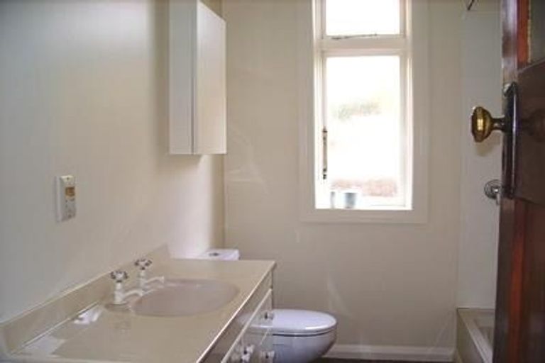 Photo of property in 1/33 Richmond Grove, Woburn, Lower Hutt, 5010