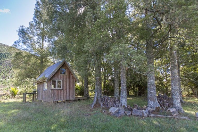 Photo of property in 744 Karaka Road, Tangowahine, Dargaville, 0372