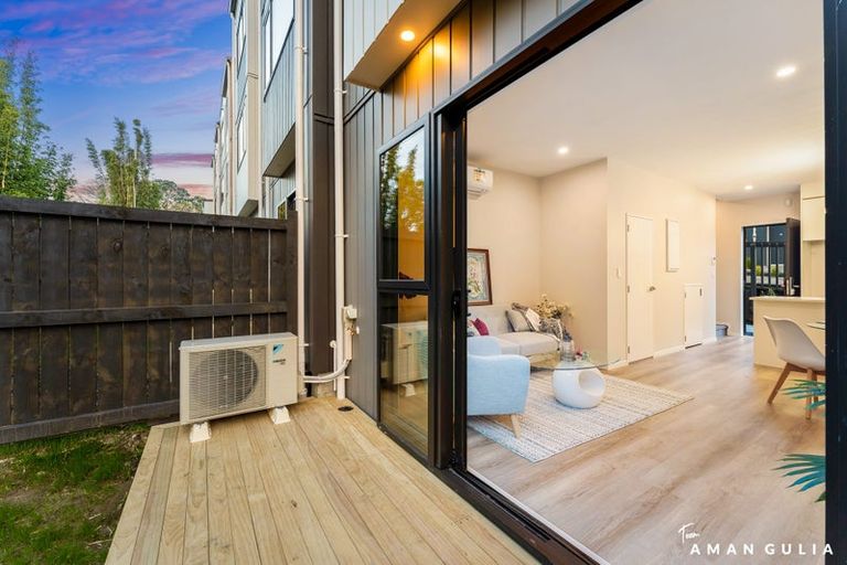 Photo of property in 7 Don Oliver Lane, Glen Eden, 0602