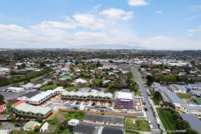 Photo of property in 10-12 Utauta Street, Waikanae, 5036