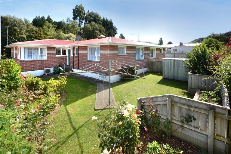 Photo of property in 407b Kaikorai Valley Road, Bradford, Dunedin, 9011