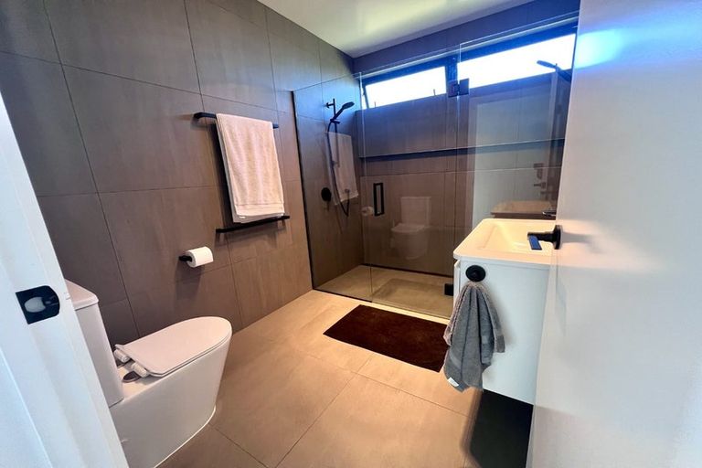 Photo of property in 43 Kikorangi Drive, Wainui, 0992