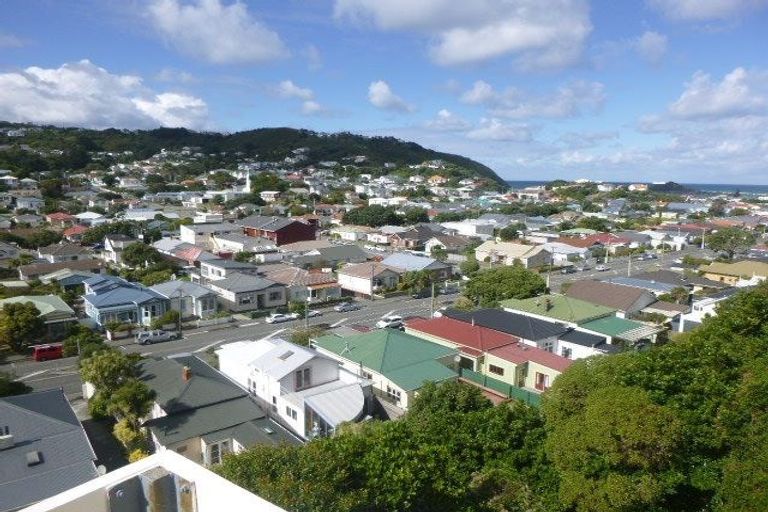 Photo of property in 29 Freeling Street, Island Bay, Wellington, 6023