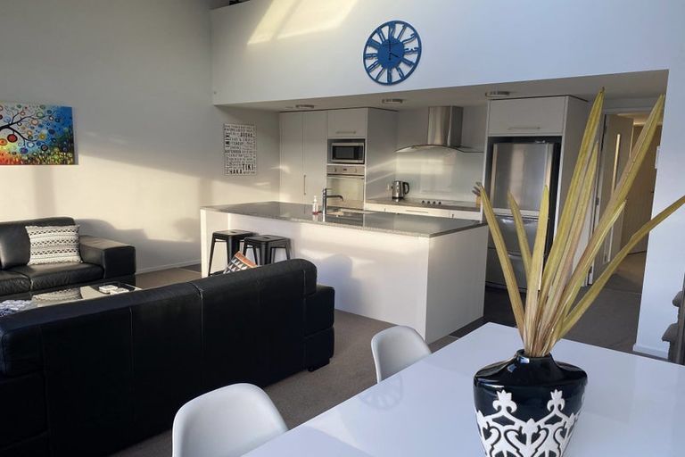 Photo of property in Boulder Apartments, 18 Buller Street, New Plymouth, 4310