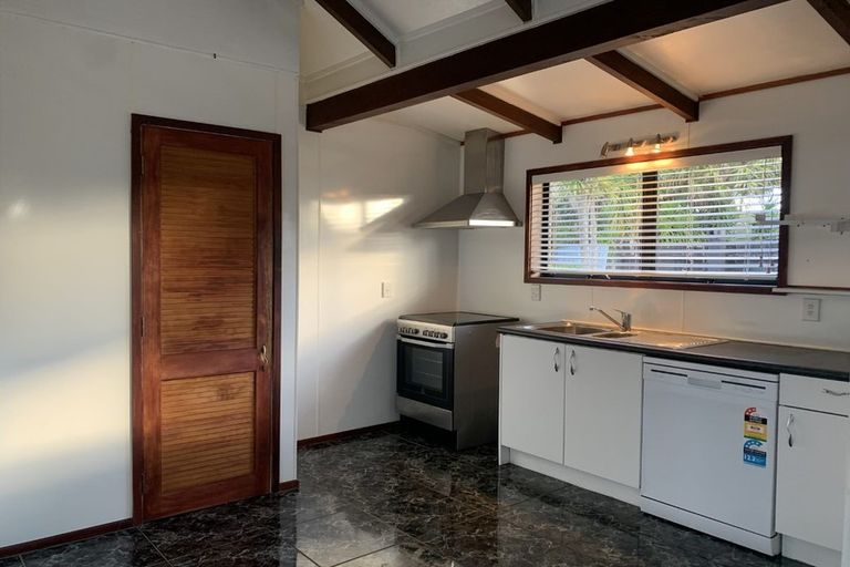 Photo of property in 1/16 Frank Evans Place, Henderson, Auckland, 0610