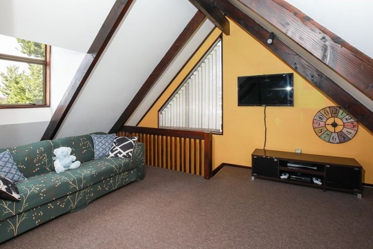 Photo of property in 2 Salmond Place, Dinsdale, Hamilton, 3204