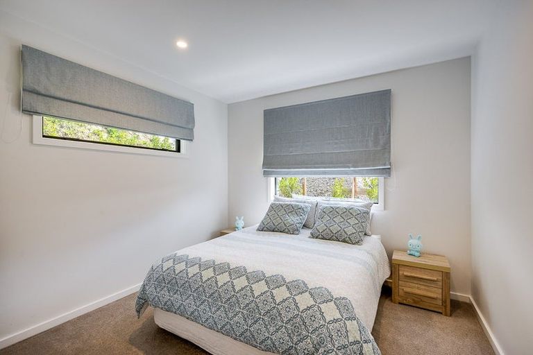 Photo of property in 91 Oak Road, Poraiti, Napier, 4112