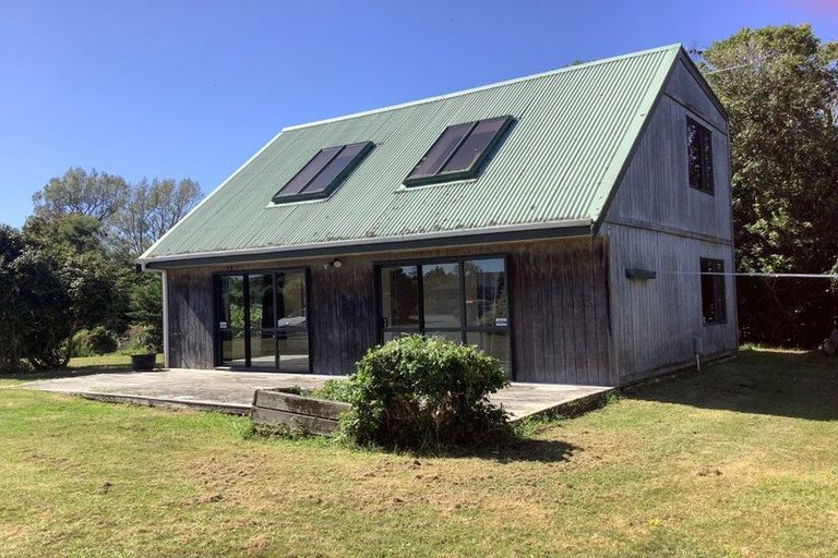 Photo of property in 2 Moss Lane, Raumati Beach, Paraparaumu, 5032