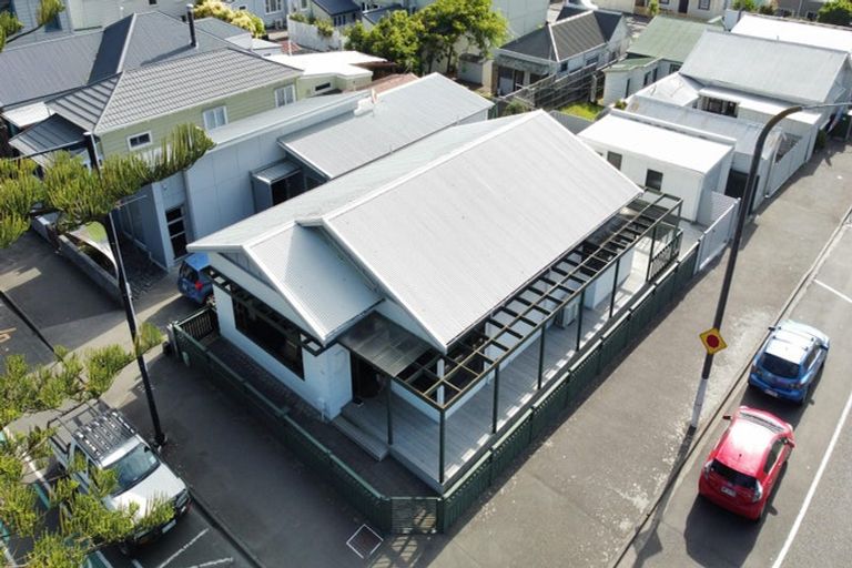 Photo of property in 399 Marine Parade, Napier South, Napier, 4110